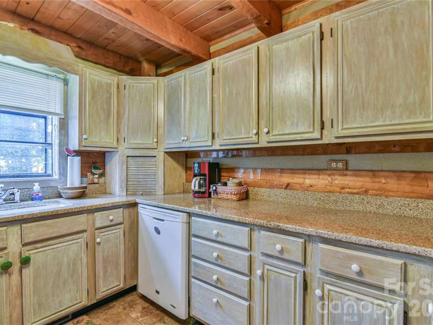 896 Aiken Road, Asheville, NC 28804.  MLS# CAR4397988, YatesRealty ID 34130. 