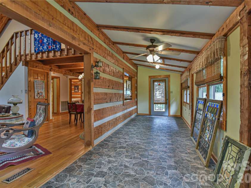 896 Aiken Road, Asheville, NC 28804.  MLS# CAR4397988, YatesRealty ID 34130. 