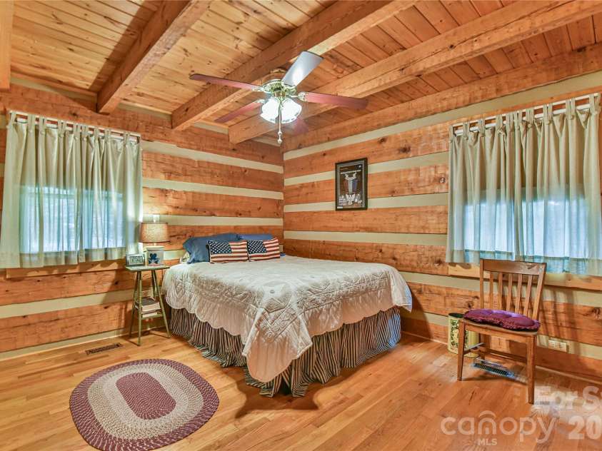 896 Aiken Road, Asheville, NC 28804.  MLS# CAR4397988, YatesRealty ID 34130. 