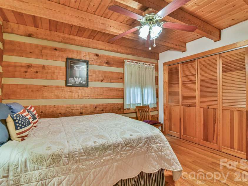 896 Aiken Road, Asheville, NC 28804.  MLS# CAR4397988, YatesRealty ID 34130. 
