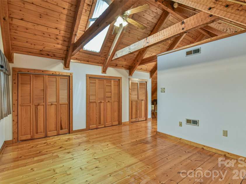 896 Aiken Road, Asheville, NC 28804.  MLS# CAR4397988, YatesRealty ID 34130. 