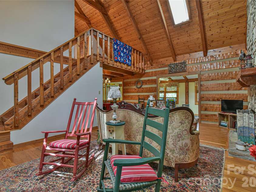 896 Aiken Road, Asheville, NC 28804.  MLS# CAR4397988, YatesRealty ID 34130. 