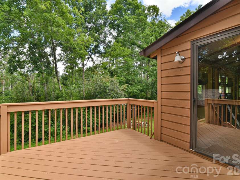 896 Aiken Road, Asheville, NC 28804.  MLS# CAR4397988, YatesRealty ID 34130. 