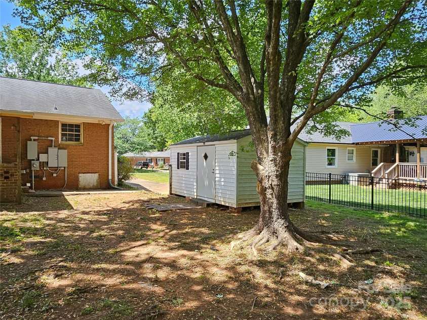 1109 Reid Harkey Road, Matthews, NC 28105.  MLS# CAR4253944, YatesRealty ID 34131. 