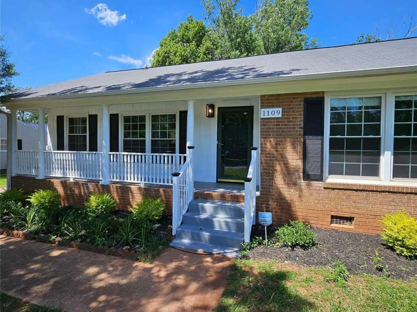 1109 Reid Harkey Road, Matthews, NC 28105.  MLS# CAR4253944, YatesRealty ID 34131. 