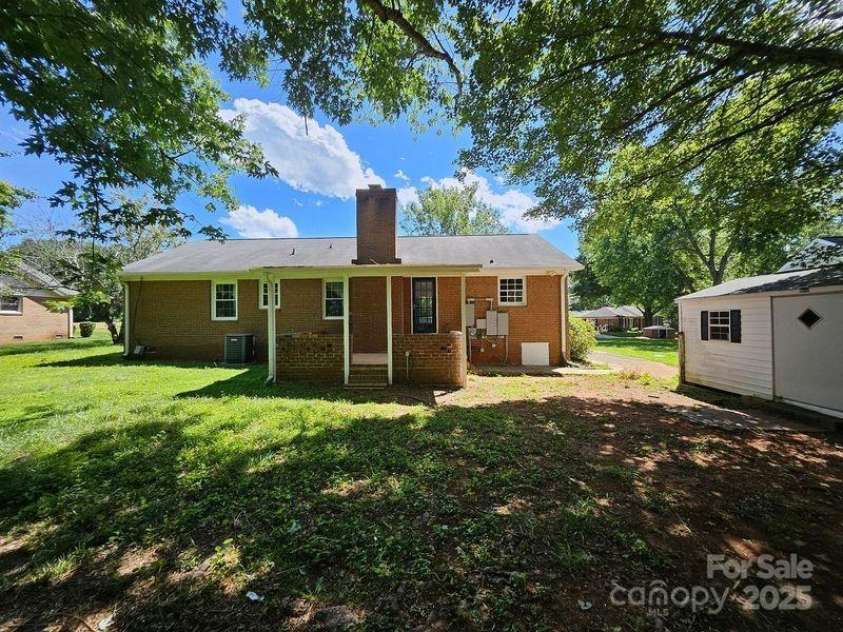 1109 Reid Harkey Road, Matthews, NC 28105.  MLS# CAR4253944, YatesRealty ID 34131. 