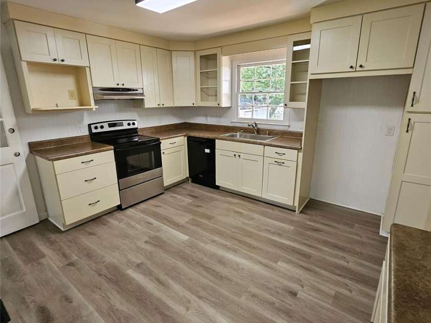 1109 Reid Harkey Road, Matthews, NC 28105.  MLS# CAR4253944, YatesRealty ID 34131. 