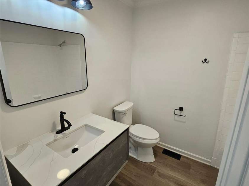 1109 Reid Harkey Road, Matthews, NC 28105.  MLS# CAR4253944, YatesRealty ID 34131. Shared Bath