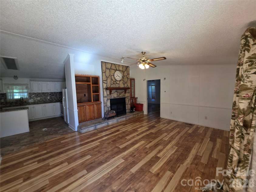 1395 Cape Hickory Road, Hickory, NC 28601.  MLS# CAR4394220, YatesRealty ID 34131. Main living room