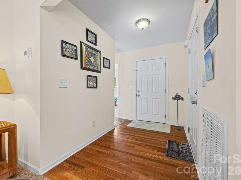 509 Kittiewake Lane, Clover, SC 29710.  MLS# CAR4383859, YatesRealty ID 34132. Welcome home