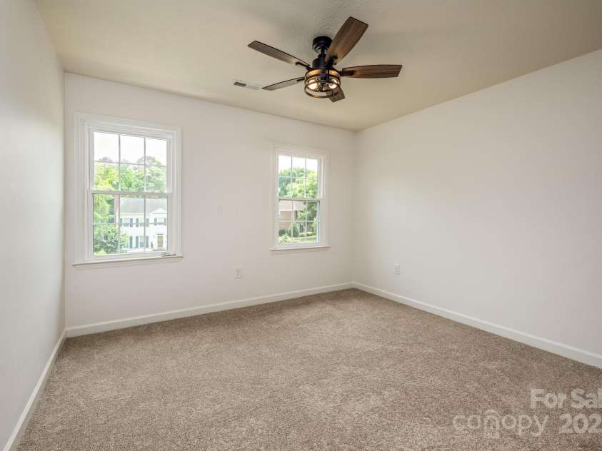 8337 Norcroft Drive, Charlotte, NC 28269.  MLS# CAR4275971, YatesRealty ID 34132. 