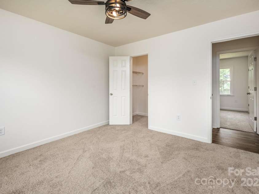 8337 Norcroft Drive, Charlotte, NC 28269.  MLS# CAR4275971, YatesRealty ID 34132. 