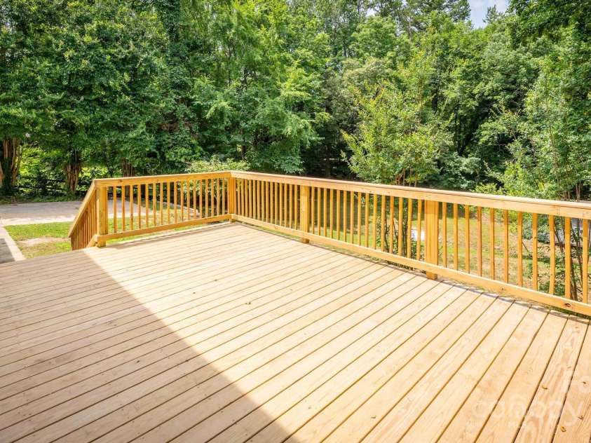 8337 Norcroft Drive, Charlotte, NC 28269.  MLS# CAR4275971, YatesRealty ID 34132. 
