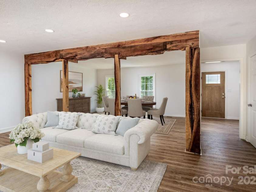 8337 Norcroft Drive, Charlotte, NC 28269.  MLS# CAR4275971, YatesRealty ID 34132. 