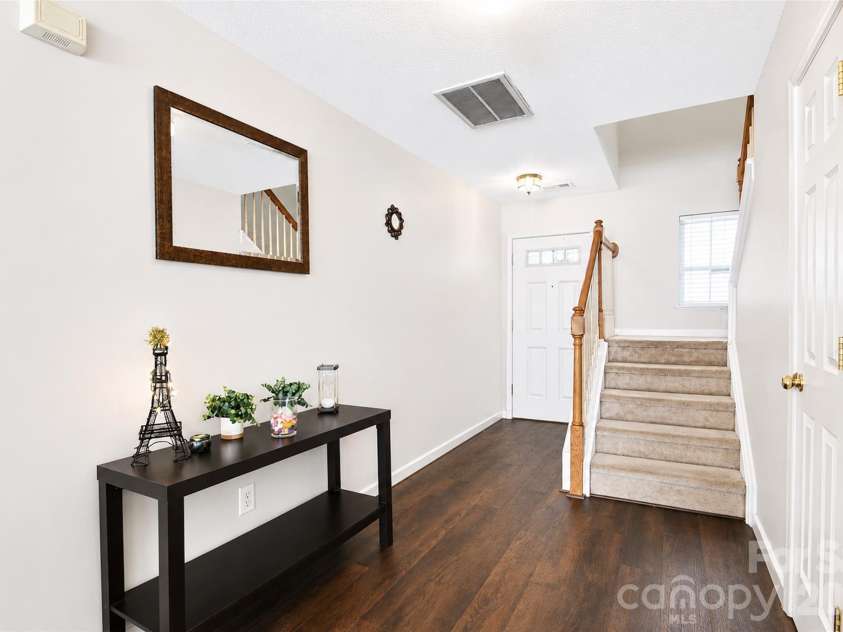 10618 Pointed Leaf Court, Charlotte, NC 28213.  MLS# CAR4397359, YatesRealty ID 34133. 