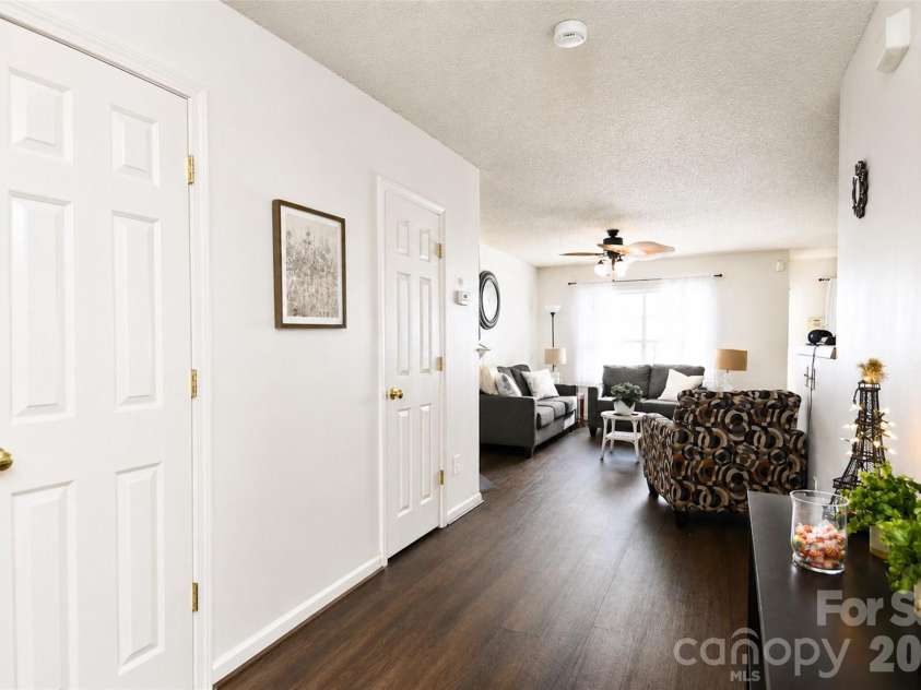 10618 Pointed Leaf Court, Charlotte, NC 28213.  MLS# CAR4397359, YatesRealty ID 34133. 