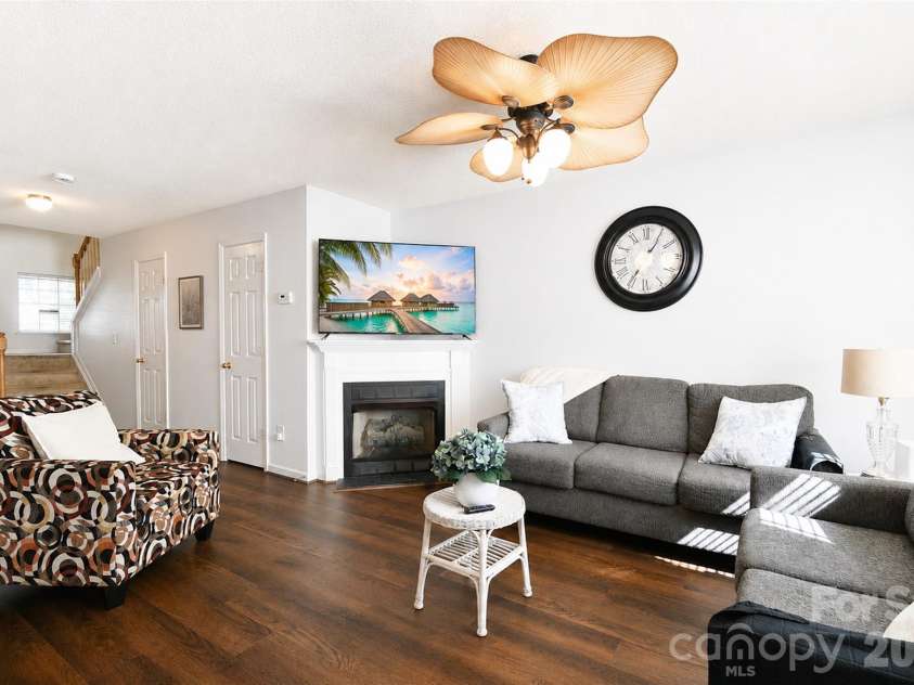 10618 Pointed Leaf Court, Charlotte, NC 28213.  MLS# CAR4397359, YatesRealty ID 34133. 
