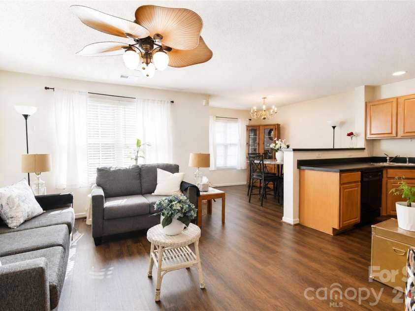 10618 Pointed Leaf Court, Charlotte, NC 28213.  MLS# CAR4397359, YatesRealty ID 34133. 