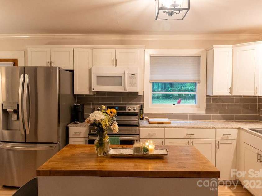 1700 Oakwood Avenue, Kannapolis, NC 28081.  MLS# CAR4284872, YatesRealty ID 34135. 