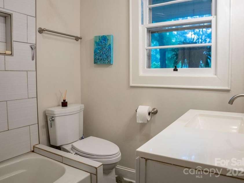 1700 Oakwood Avenue, Kannapolis, NC 28081.  MLS# CAR4284872, YatesRealty ID 34135. 