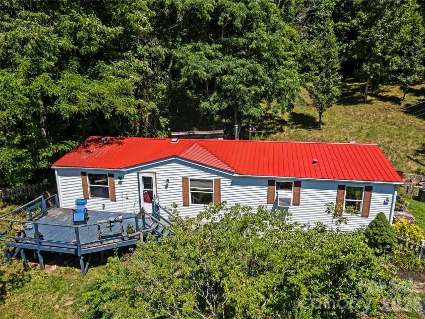 115 Slick Rock Ridge, Maggie Valley, NC 28751.  MLS# CAR4394968, YatesRealty ID 34136. 