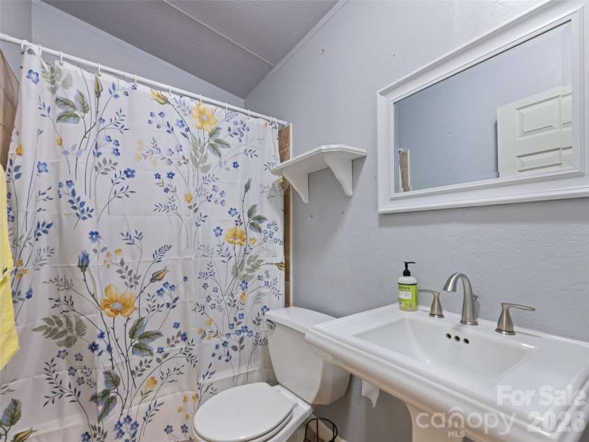 115 Slick Rock Ridge, Maggie Valley, NC 28751.  MLS# CAR4394968, YatesRealty ID 34136. 