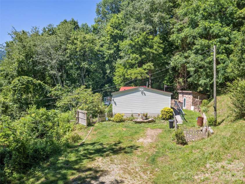 115 Slick Rock Ridge, Maggie Valley, NC 28751.  MLS# CAR4394968, YatesRealty ID 34136. 