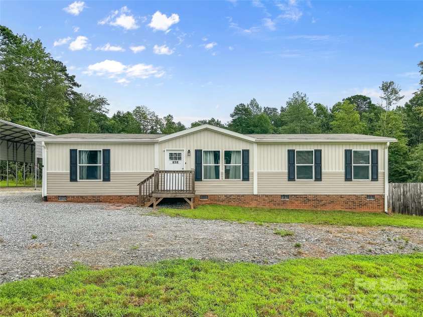 624 Legion Road, Lenoir, NC 28645.  MLS# CAR4294315, YatesRealty ID 34136. 