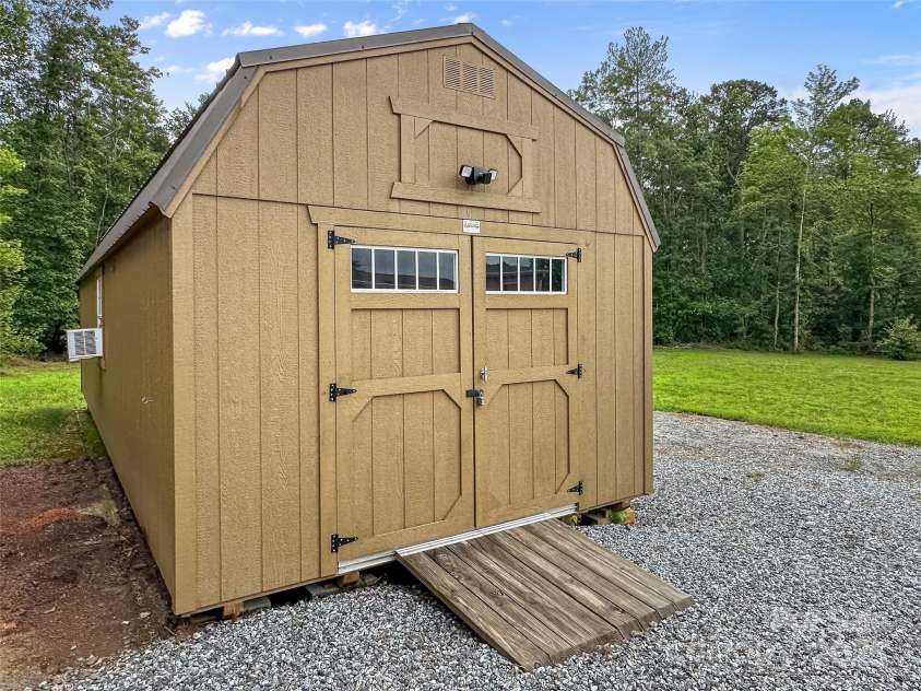 624 Legion Road, Lenoir, NC 28645.  MLS# CAR4294315, YatesRealty ID 34136. 