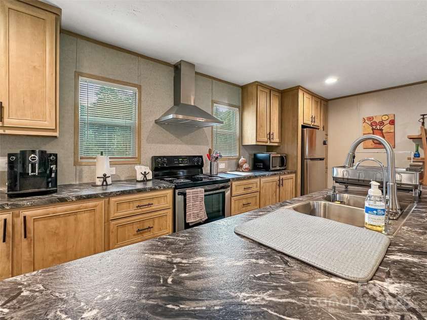 624 Legion Road, Lenoir, NC 28645.  MLS# CAR4294315, YatesRealty ID 34136. 