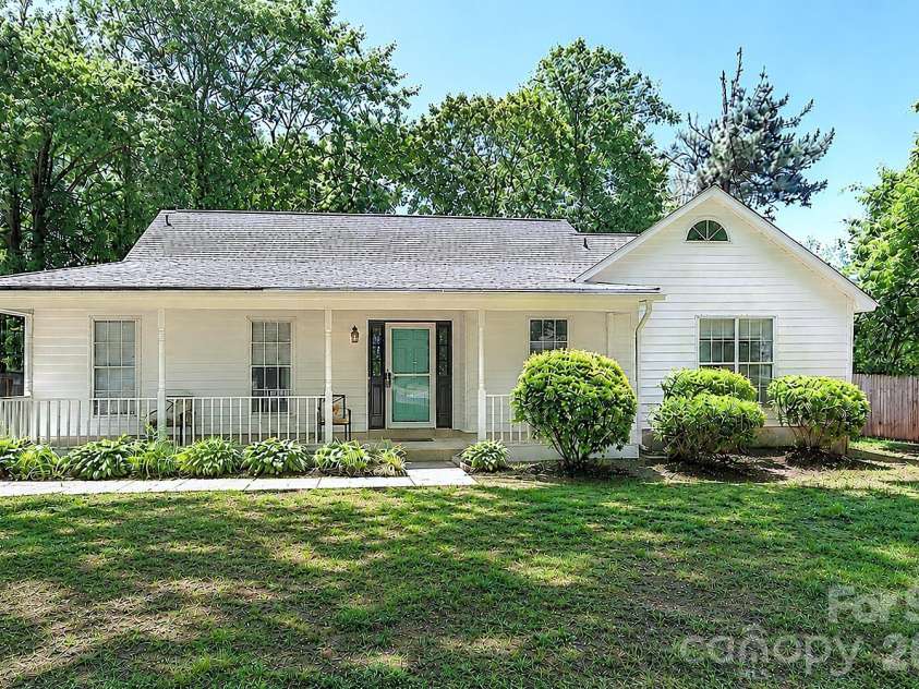 13615 Wildiris Court, Pineville, NC 28134.  MLS# CAR4388204, YatesRealty ID 34137. 