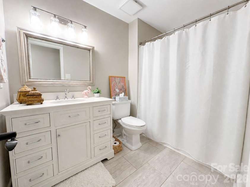 13615 Wildiris Court, Pineville, NC 28134.  MLS# CAR4388204, YatesRealty ID 34137. Hall Bath