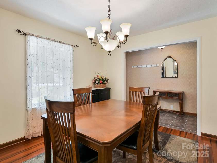 132 Mountain Valley Drive, Hendersonville, NC 28739.  MLS# CAR4278886, YatesRealty ID 34138. 