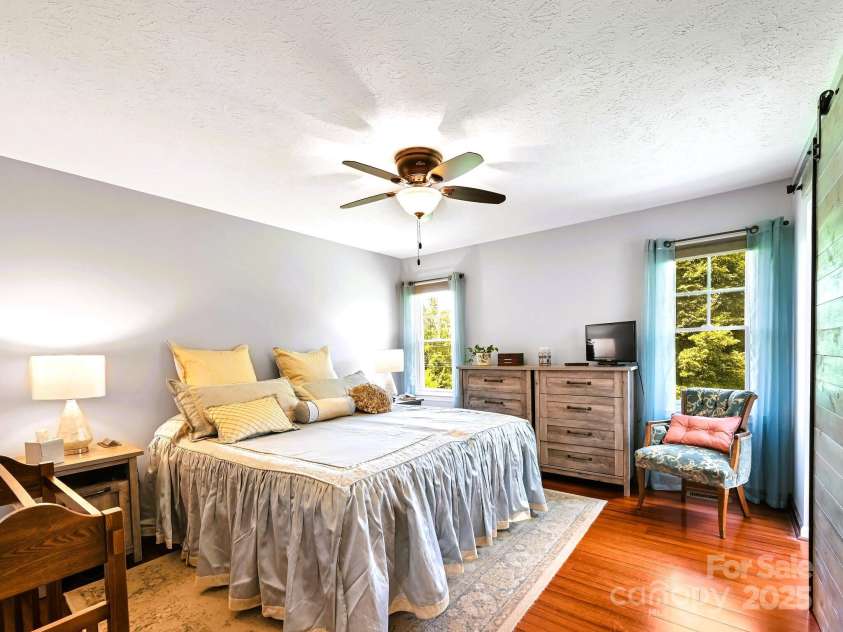 132 Mountain Valley Drive, Hendersonville, NC 28739.  MLS# CAR4278886, YatesRealty ID 34138. 