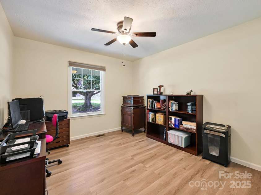 132 Mountain Valley Drive, Hendersonville, NC 28739.  MLS# CAR4278886, YatesRealty ID 34138. 