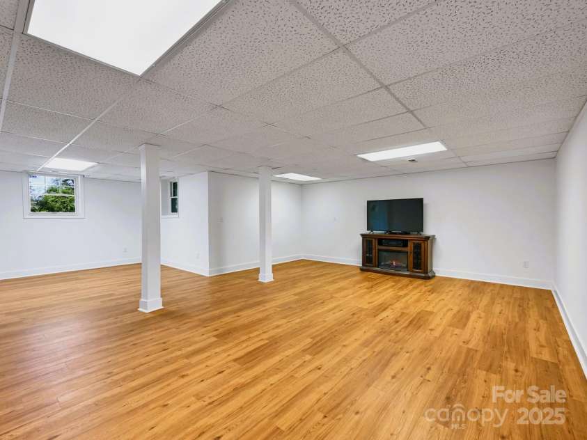 132 Mountain Valley Drive, Hendersonville, NC 28739.  MLS# CAR4278886, YatesRealty ID 34138. 