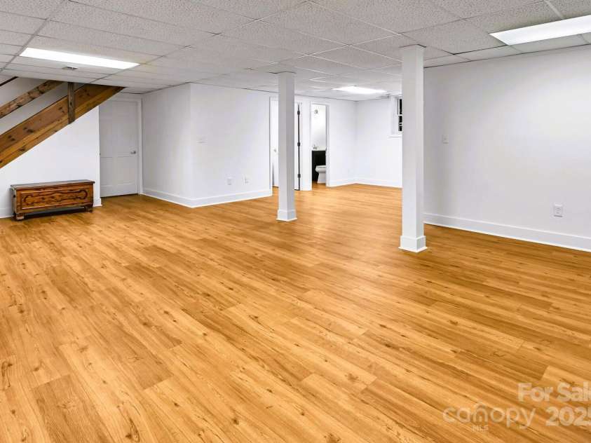 132 Mountain Valley Drive, Hendersonville, NC 28739.  MLS# CAR4278886, YatesRealty ID 34138. 