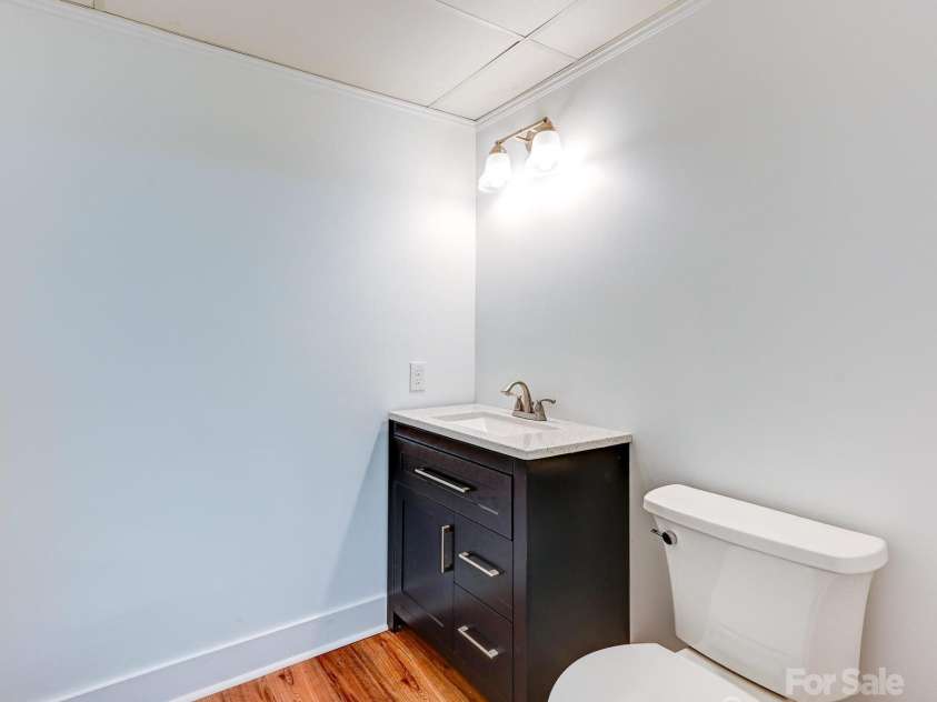 132 Mountain Valley Drive, Hendersonville, NC 28739.  MLS# CAR4278886, YatesRealty ID 34138. 