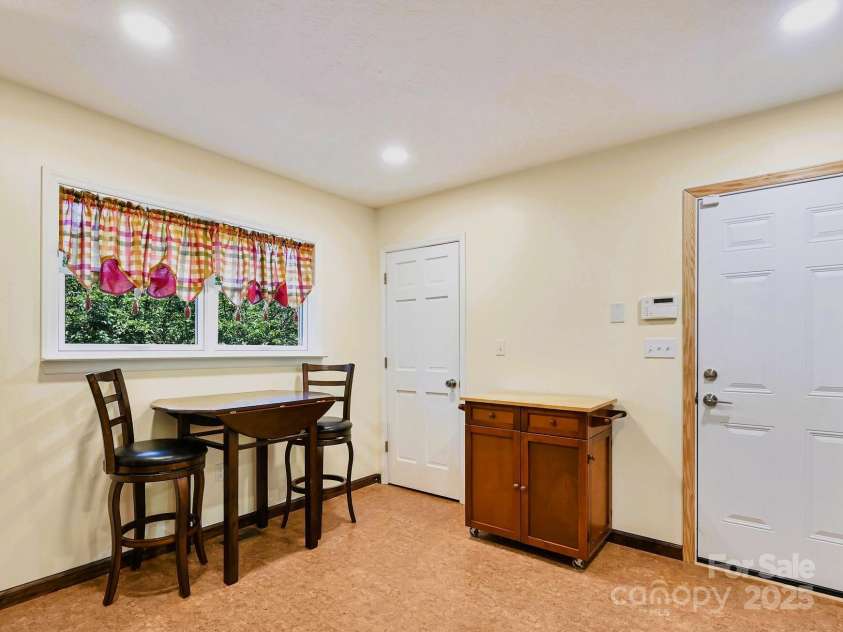 132 Mountain Valley Drive, Hendersonville, NC 28739.  MLS# CAR4278886, YatesRealty ID 34138. 