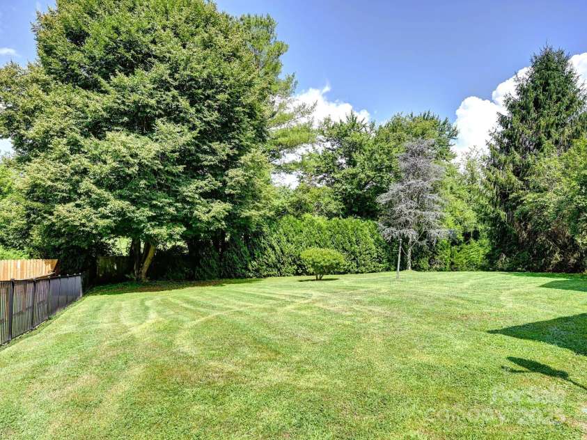 132 Mountain Valley Drive, Hendersonville, NC 28739.  MLS# CAR4278886, YatesRealty ID 34138. 