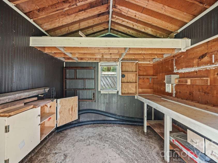 218 Drye Lane, Matthews, NC 28104.  MLS# CAR4394869, YatesRealty ID 34139. 
