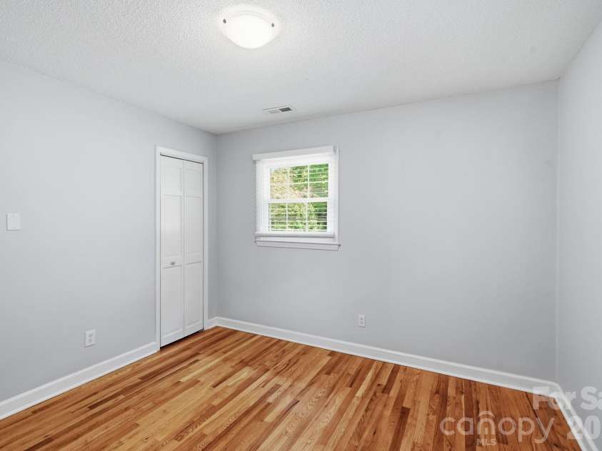 218 Drye Lane, Matthews, NC 28104.  MLS# CAR4394869, YatesRealty ID 34139. 