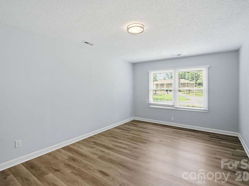 218 Drye Lane, Matthews, NC 28104.  MLS# CAR4394869, YatesRealty ID 34139. 
