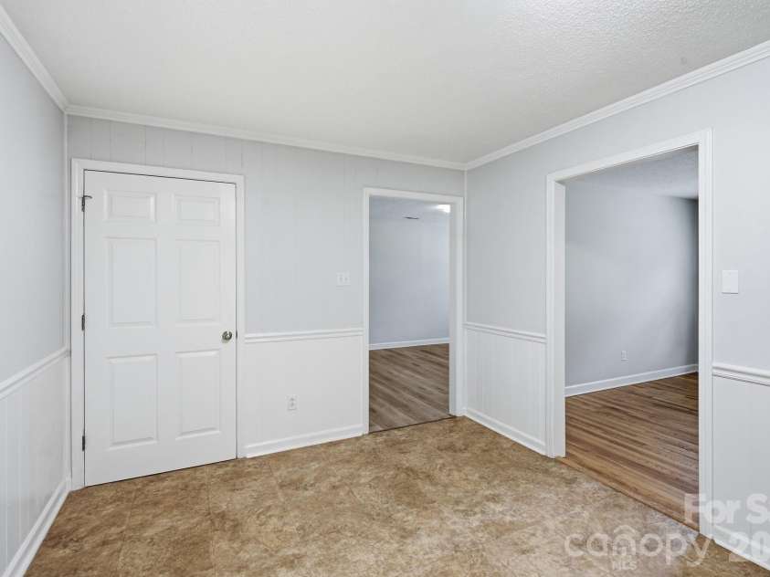 218 Drye Lane, Matthews, NC 28104.  MLS# CAR4394869, YatesRealty ID 34139. 