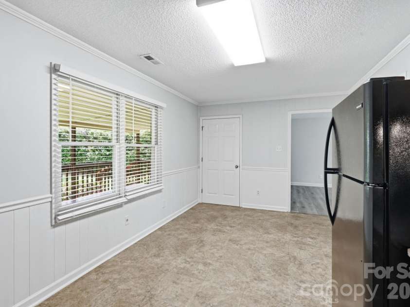218 Drye Lane, Matthews, NC 28104.  MLS# CAR4394869, YatesRealty ID 34139. 