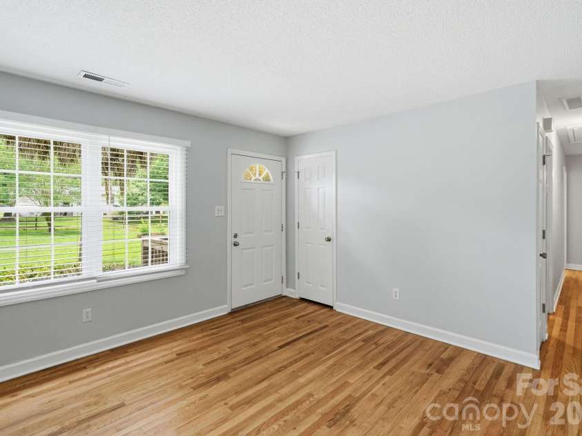 218 Drye Lane, Matthews, NC 28104.  MLS# CAR4394869, YatesRealty ID 34139. 