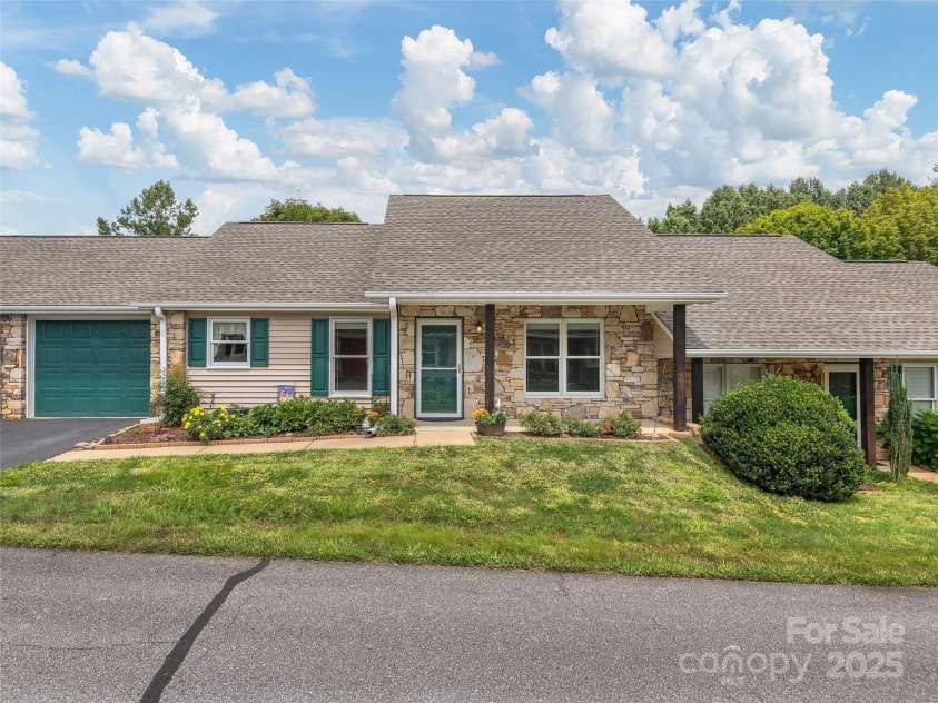 270 Rocky Mountain Way, Arden, NC 28704.  MLS# CAR4295617, YatesRealty ID 34139. 