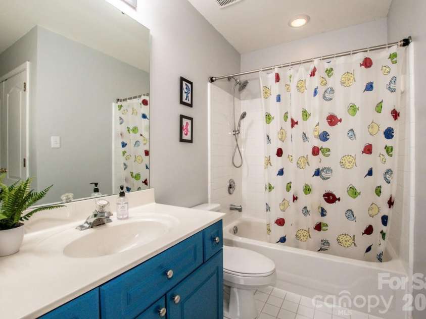18714 Ramsey Cove Drive, Cornelius, NC 28031.  MLS# CAR4350743, YatesRealty ID 3414. 2nd Full Bathroom