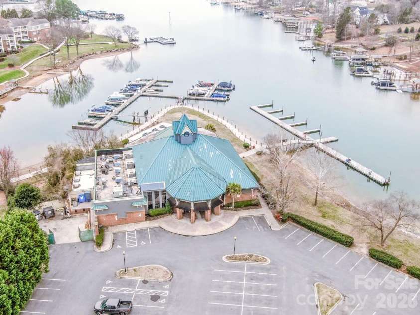 18714 Ramsey Cove Drive, Cornelius, NC 28031.  MLS# CAR4350743, YatesRealty ID 3414. Popular Local Restaurant At Boardwalk's End