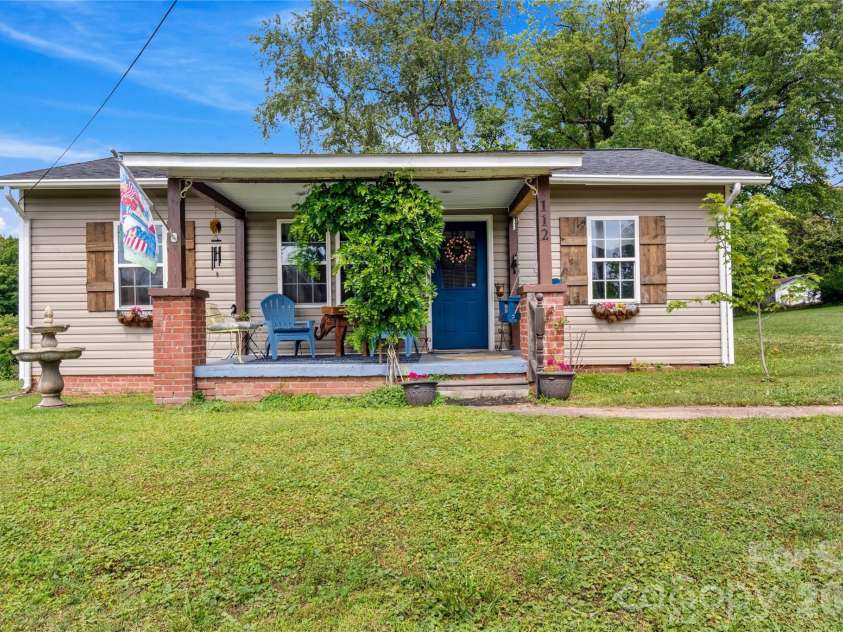 112 Hillcrest Street, Jonesville, NC 28642.  MLS# CAR4392397, YatesRealty ID 34140. 